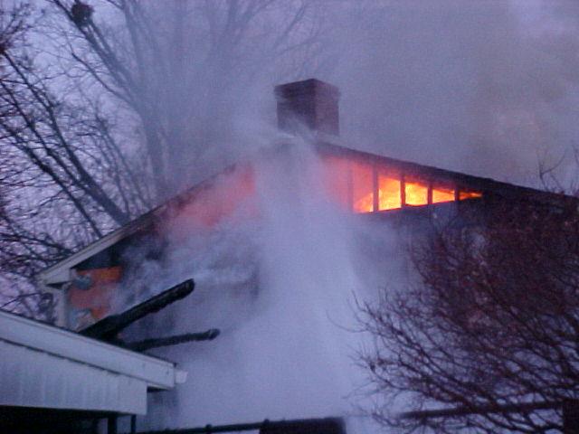 jan18 fire13.jpg (49678 bytes)