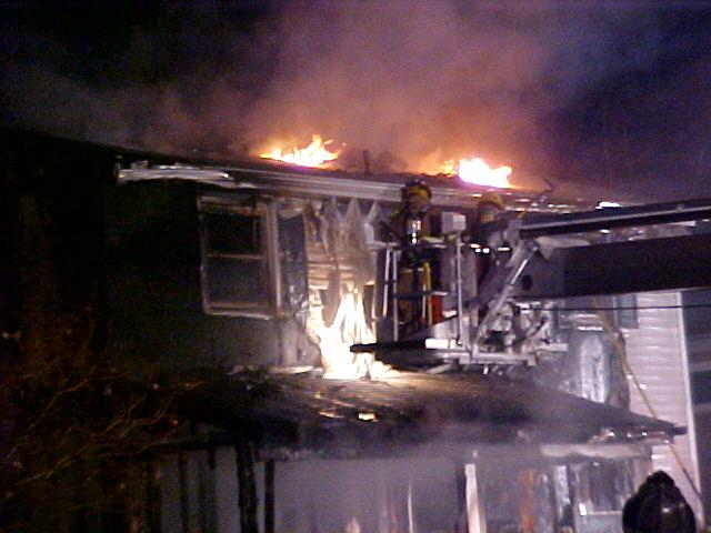 jan18 fire14.jpg (58424 bytes)